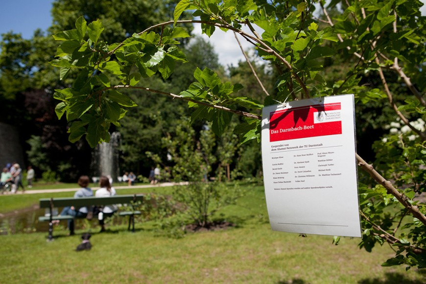 Blick in den grünen, neu eröffneten Schlossgarten. Bild: Chris Hartung