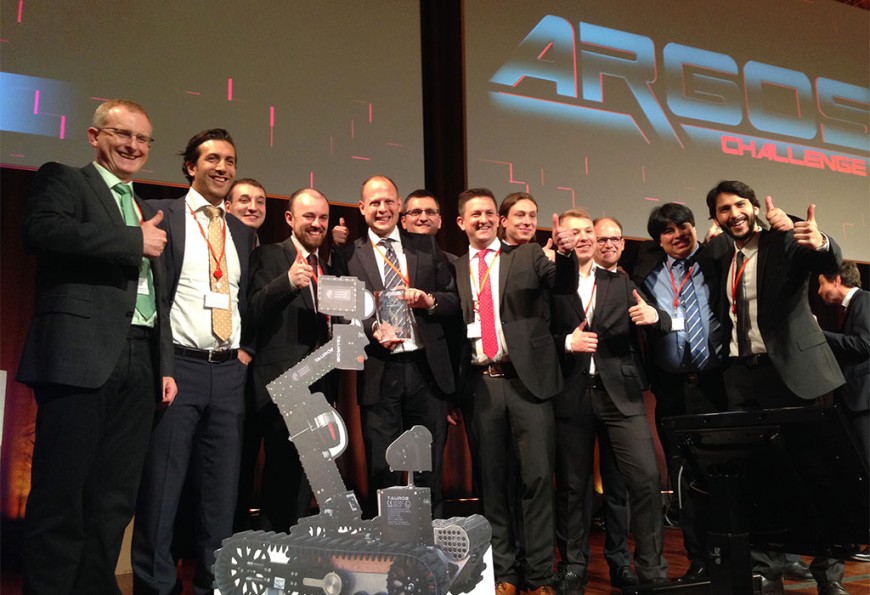 Team Argonauts bei der Siegerehrung. Bild: Team Argonauts: taurob Gmbh & TU Darmstadt