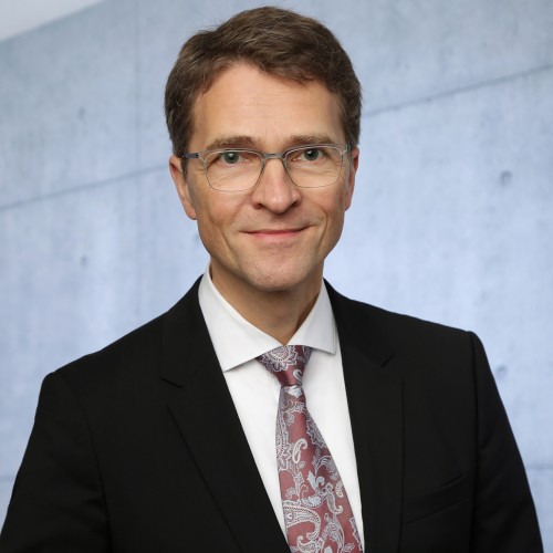 Porträtbild von Vizepräsident Professor Dr. Heribert Warzecha