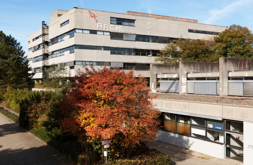Außenaufnahme des Gebäudes des Fachbereichs Architektur. Bild: Thomas Ott